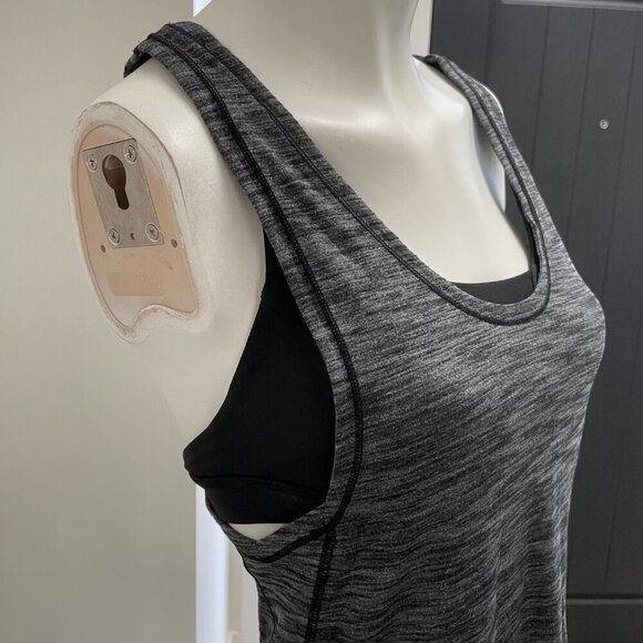 Lululemon Glide and Stride 2 in 1 Luon Tank Top Circle Mesh Heathered Black Sz 6 - Picture 3 of 10